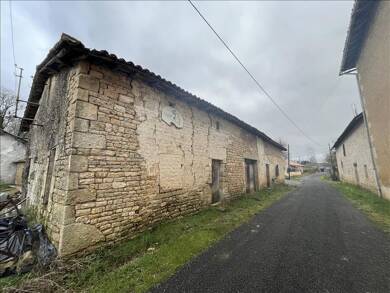 Maison à vendre 79 560 € 4 pièces 1 chambre 154 m² 760 m² de terrain St Vincent la Chatre 79500