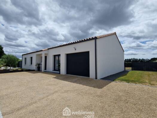 Maison de plain-pied à vendre 299 900 € 4 pièces 3 chambres 115 m² 728 m² de terrain La Boissière-des-Landes 85430