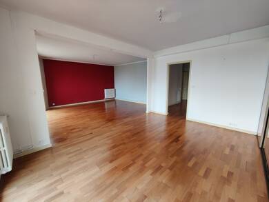 Appartement à louer 897 € 4 pièces 2 chambres 107 m² 4ème étage Cavaillon 84300