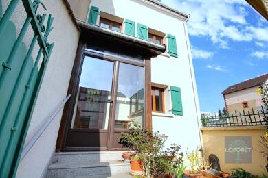 Maison à vendre 699 900 € 4 pièces 3 chambres 120 m² 15 m² de terrain Puteaux 92800