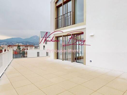 Duplex à vendre 454 000 € 4 pièces 3 chambres 99,1 m² Étage 5/5 Chambéry le Vieux Chambéry 73000