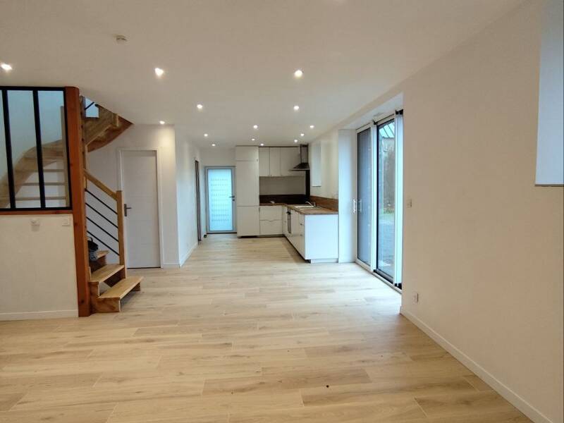 Maison à louer, 76m², PLOUMILLIAU