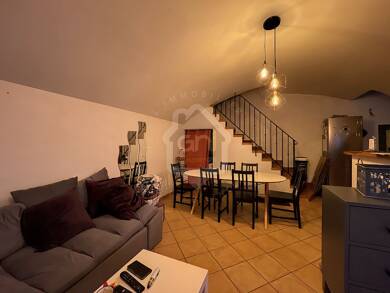 Maison à louer 820 € 4 pièces 3 chambres 92 m² Theziers 30390