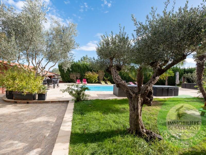 Maison à vendre, 275m², LA TOUR DE SALVAGNY