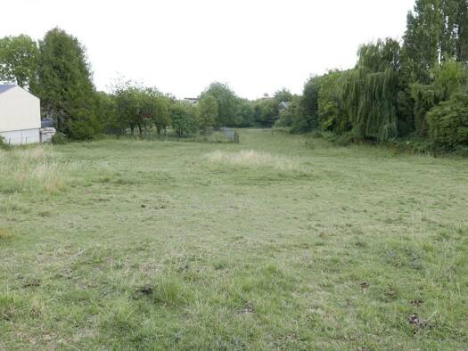 Terrain constructible viabilisé à vendre 54 500 € 1 165 m² de terrain Bertoncourt 08300