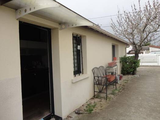 Maison de plain-pied à louer 945 € 2 pièces 1 chambre 44,9 m² 180 m² de terrain Les Terres de la Ferme Le Plessis-Bouchard 95130