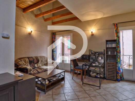 Maison à vendre 195 000 € 3 pièces 2 chambres 84 m² 18 m² de terrain La Verdière 83560