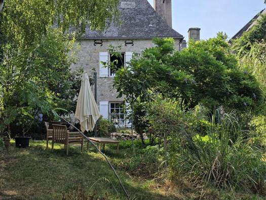 Maison à vendre 269 360 € 6 pièces 3 chambres 185 m² 960 m² de terrain Nord Ouest Égletons 19300