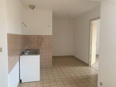 Appartement à louer 410 € 2 pièces 1 chambre 47,2 m² Étage 1/2 Feurs 42110