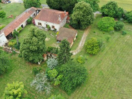 Maison à vendre 202 000 € 8 pièces 4 chambres 244 m² 17 000 m² de terrain Saint Privat en Périgord 24410