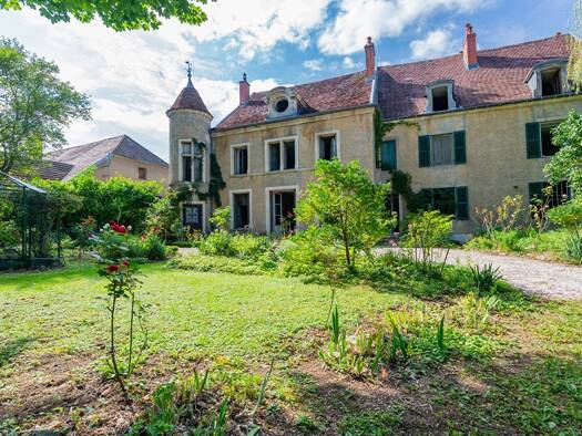 Maison à vendre 515 000 € 11 pièces 8 chambres 380 m² 1 100 m² de terrain Saint Ylie Dole 39100