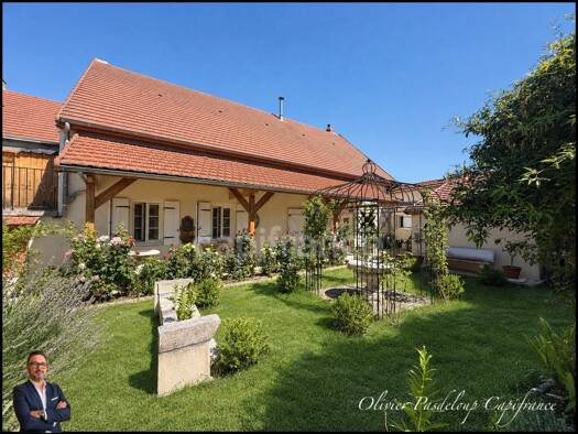 Maison à vendre 259 000 € 7 pièces 3 chambres 177 m² 715 m² de terrain Saint-Émiland 71490