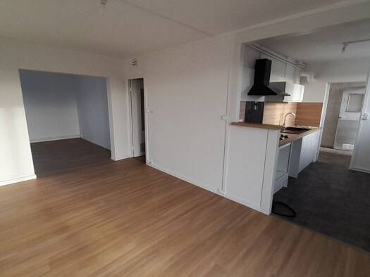 Appartement à louer 690 € 3 pièces 1 chambre 54,6 m² Étage 3/3 Brannes Gradignan 33170