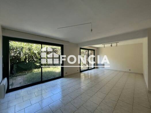 Appartement à louer 731 € 2 pièces 1 chambre 89,2 m² RDC Sainte Catherine Villeneuve-sur-Lot 47300