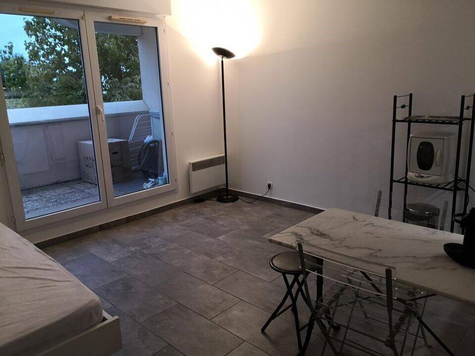 Maison à louer, 30m², MONTIGNY LE BRETONNEUX