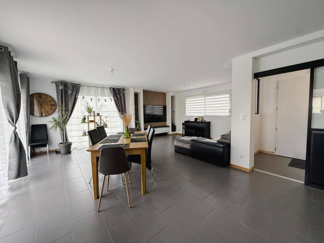 Maison à vendre, 169m², SAINT PIERRE DE VARENGEVILLE