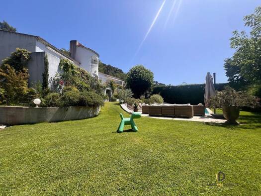 Villa à vendre 865 000 € 5 pièces 5 chambres 186,94 m² 1 800 m² de terrain Nord Est Auriol 13390