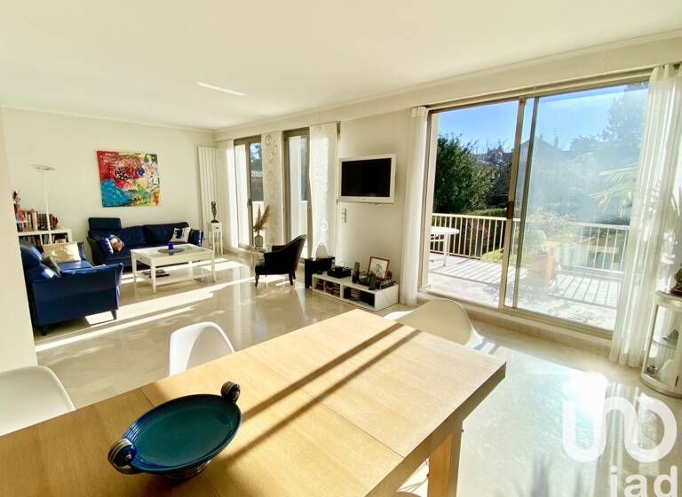 Maison à vendre 1 495 000 € 8 pièces 5<br/>chambres 313 m²<br/>superficie 700 m²<br/>terrain La Gare Clamart 92140