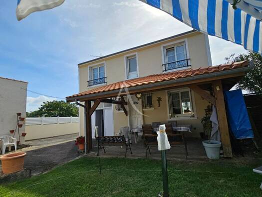 Maison à vendre 199 000 € 6 pièces 5 chambres 95 m² 790 m² de terrain Saint-Nazaire-sur-Charente 17780