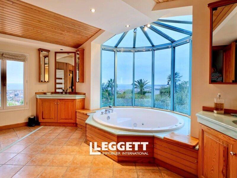 Maison à vendre, 345m², VALLAURIS