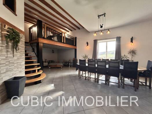 Maison à vendre 390 000 € 5 pièces 3 chambres 201,5 m² 3 499 m² de terrain Blacé 69460