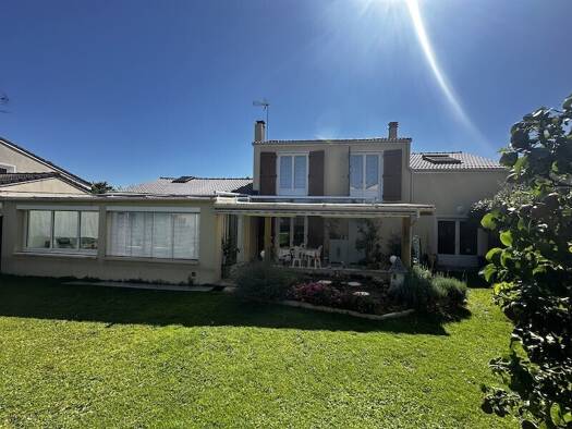 Maison en viager occupé Bouquet 110 000 € 7 pièces 4 chambres 135 m² 500 m² de terrain Lésigny 77150