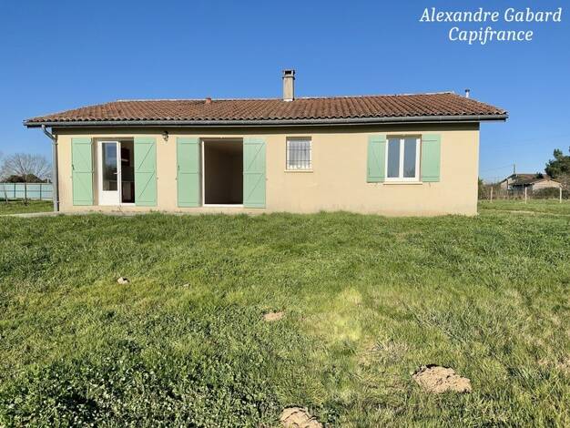Maison de plain-pied à vendre 207 000 € 4 pièces 3 chambres 110 m² 2 505 m² de terrain Birac 33430