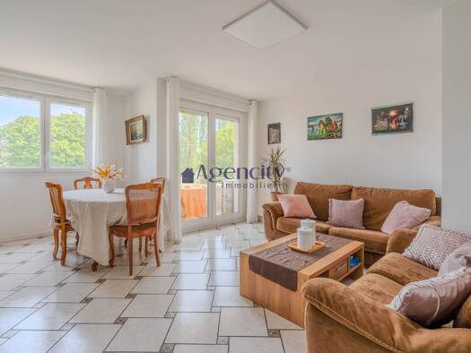 Appartement à vendre 255 000 € 3 pièces 2 chambres 57,3 m² Étage 3/4 Bois de la Grange-Village de Lognes Lognes 77185