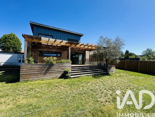 Maison à vendre 529 000 € 8 pièces 5 chambres 170 m² 1 006 m² de terrain Carouge Joncs Marins Brétigny-sur-Orge 91220