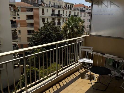 Appartement à louer 1 400 € 2 pièces 1 chambre 59,02 m² Étage 5/8 Lepante Nice 06000