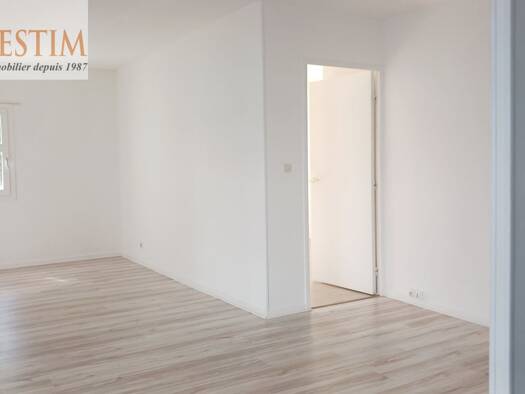 Appartement à louer 520 € 2 pièces 1 chambre 46,7 m² RDC Blois 41000