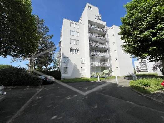 Duplex à vendre 220 000 € 4 pièces 3 chambres 84 m² Étage 6/6 Quincy-sous-Sénart 91480