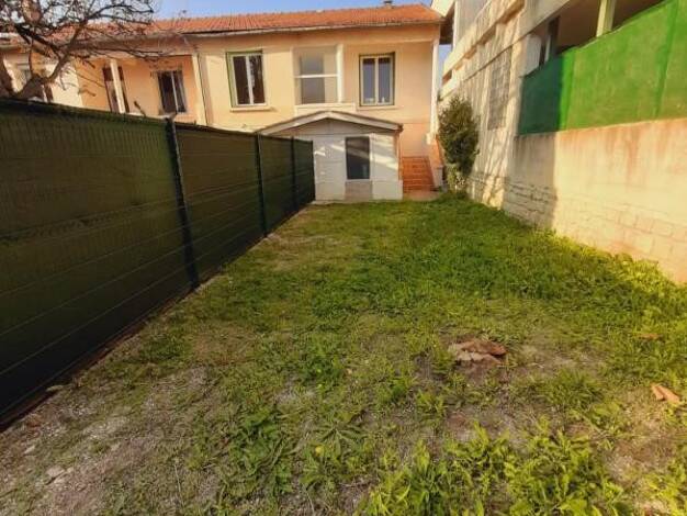 Appartement à vendre 115 000 € 3 pièces 2 chambres 70,4 m² Étage 1/1 Colline et Etang Orange 84100