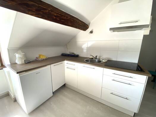 Appartement à louer 570 € 1 pièce 19 m² Étage 2/2 Moret-Loing-et-Orvanne 77250