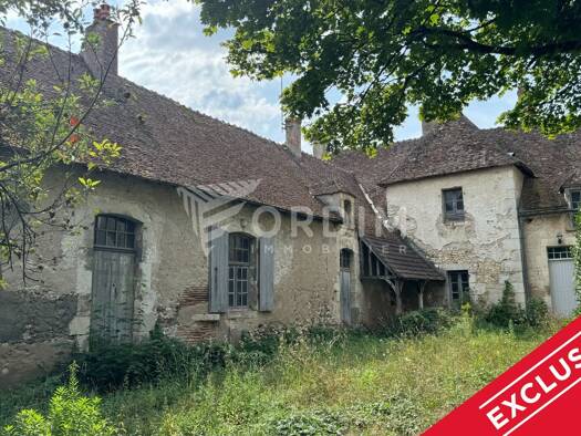 Maison à vendre 94 000 € 11 pièces 6 chambres 362 m² 2 470 m² de terrain Léré 18240