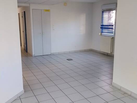 Espace bureau à vendre 180 000 € 93 m² de bureaux Sud Châtenoy-le-Royal 71880