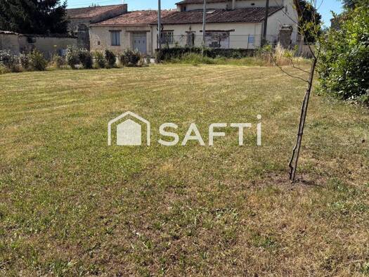 Terrain constructible viabilisé à vendre 25 000 € 897 m² de terrain Massac 17490