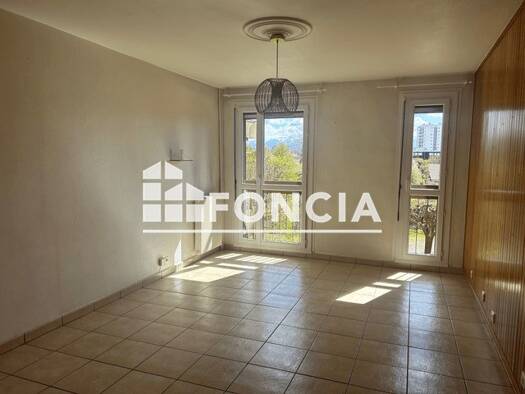 Appartement à louer 825 € 5 pièces 4 chambres 95 m² 2ème étage Pradeau-Gare-Rue G.Lassale Tarbes 65000