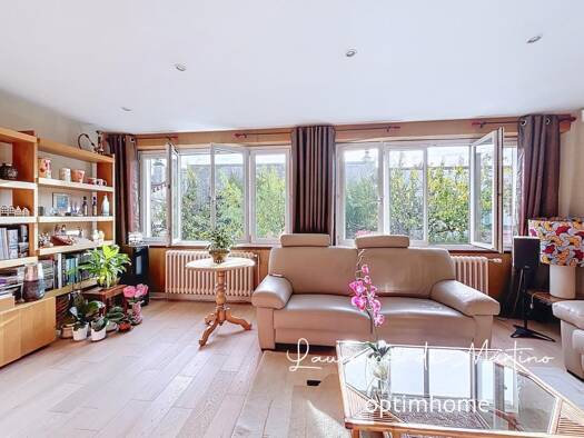 Maison à vendre 695 000 € 6 pièces 4 chambres 132 m² 388 m² de terrain Chemin de l'île Nanterre 92000