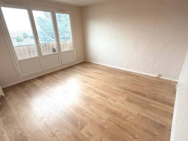 Appartement à louer 1 170 € 3 pièces 2 chambres 62,1 m² 2ème étage Plateau Neuilly-Plaisance 93360