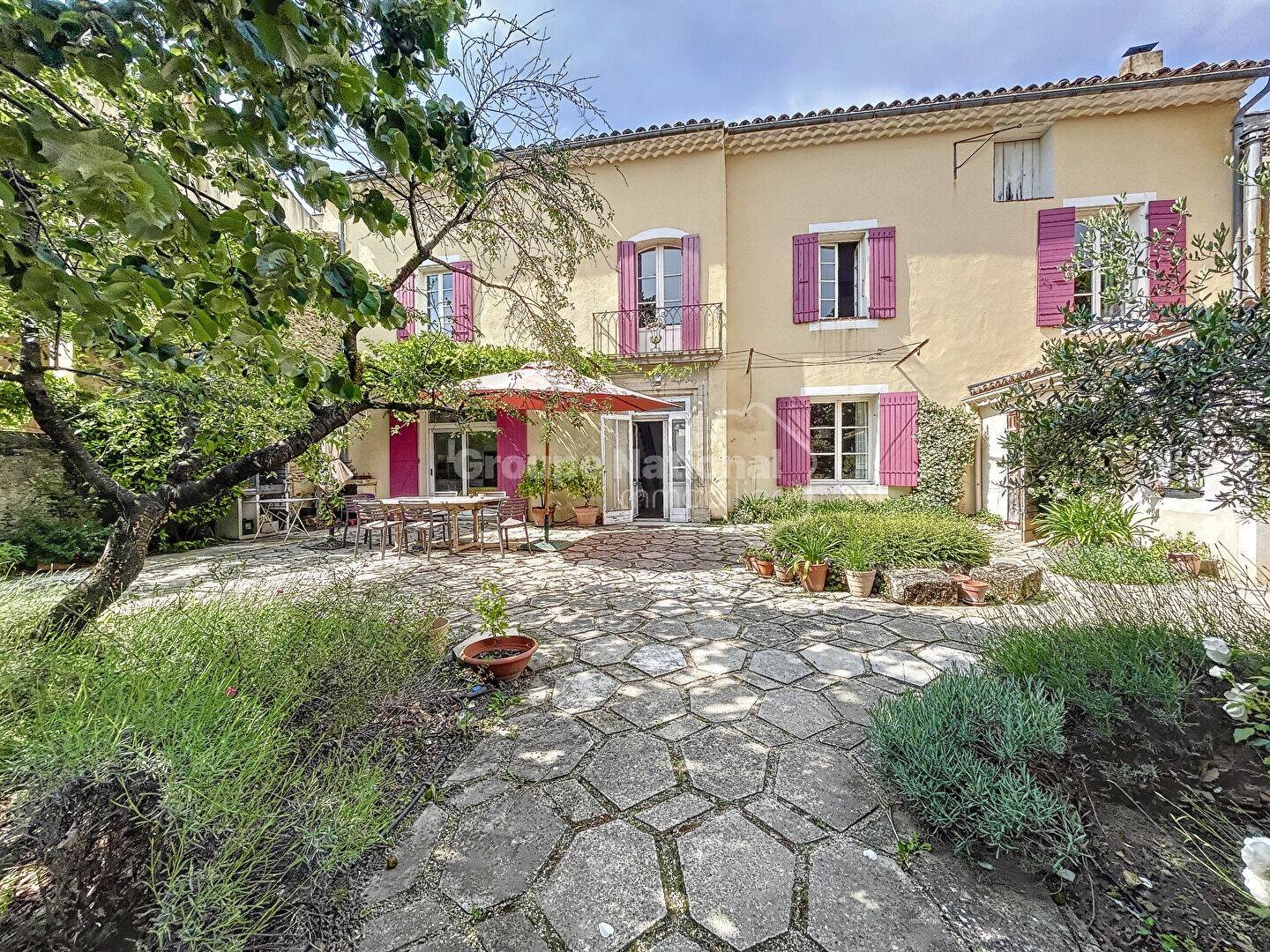 Maison à vendre, 220m², SAINTE CECILE LES VIGNES