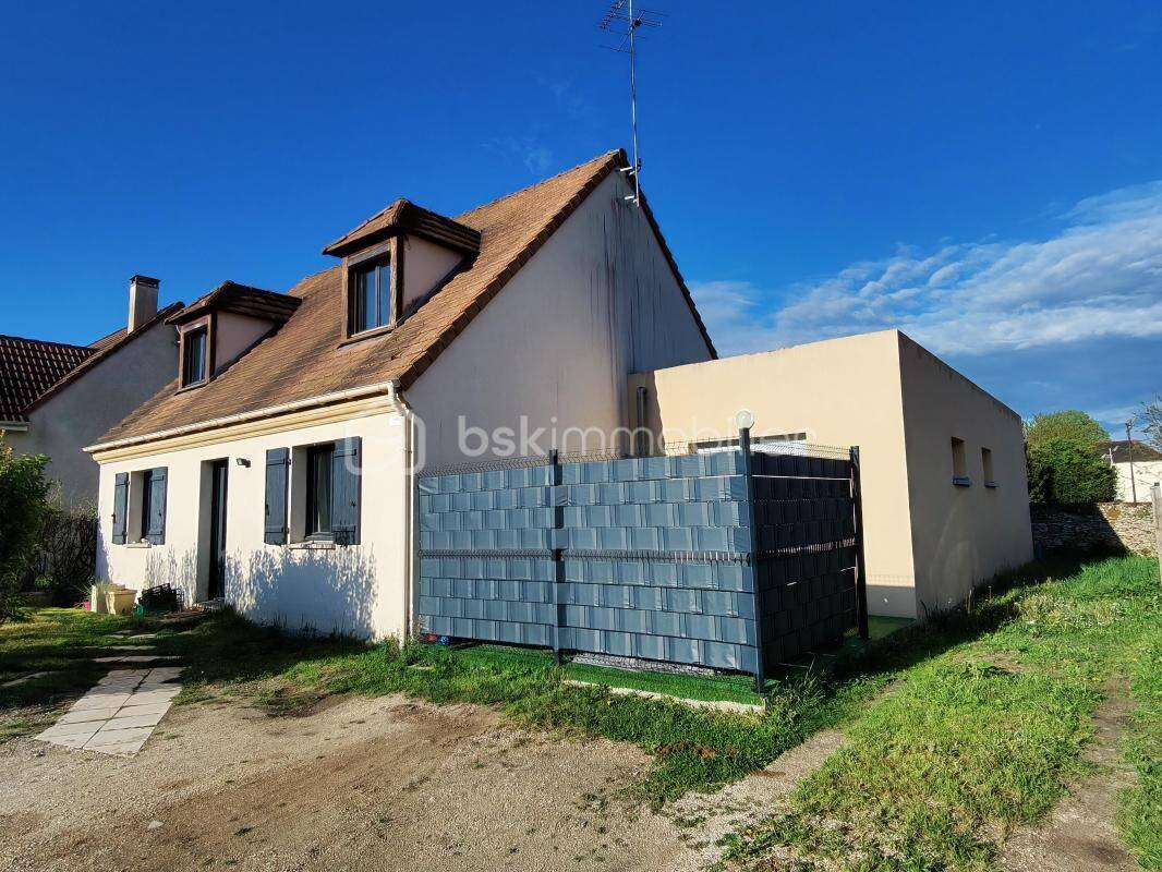 Maison à vendre, 118m², FONTENAY LES BRIIS