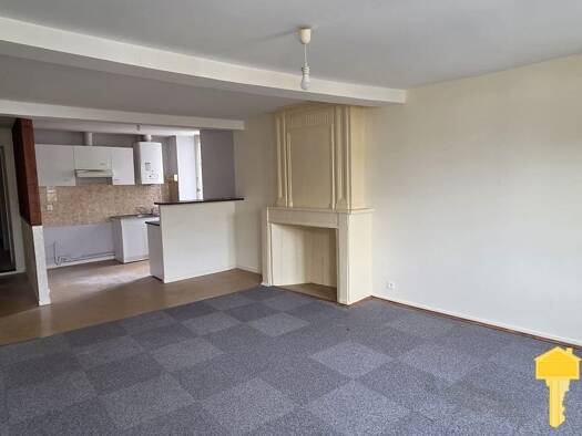 Appartement à louer 730 € 3 pièces 2 chambres 70 m² RDC Pons 17800