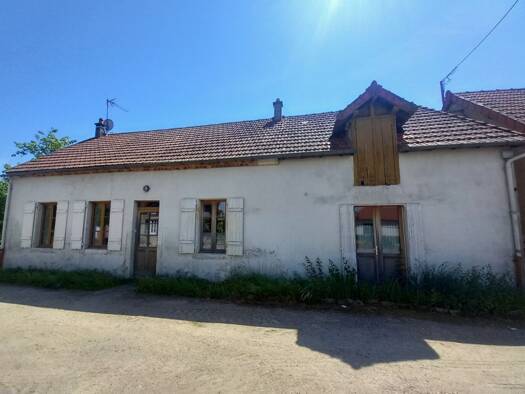 Maison à vendre 99 000 € 3 pièces 2 chambres 84 m² 2 558 m² de terrain La Chapelle Aux Chasses 03230