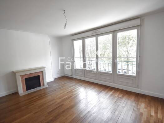 Appartement à louer 625 € 3 pièces 2 chambres 73 m² Dernier étage, Étage 3/3 St Lo 50000