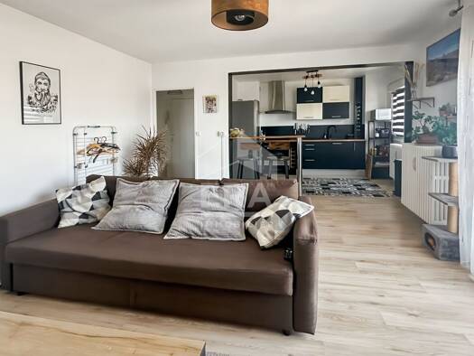 Appartement à vendre 118 800 € 2 pièces 1 chambre 54,8 m² Étage 3/3 La Neuvillette-Trois Fontaines Reims 51100