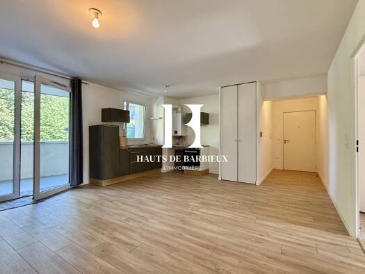 Appartement à vendre 174 500 € 3 pièces 2 chambres 63,12 m² Étage 1/3 Roubaix 59100