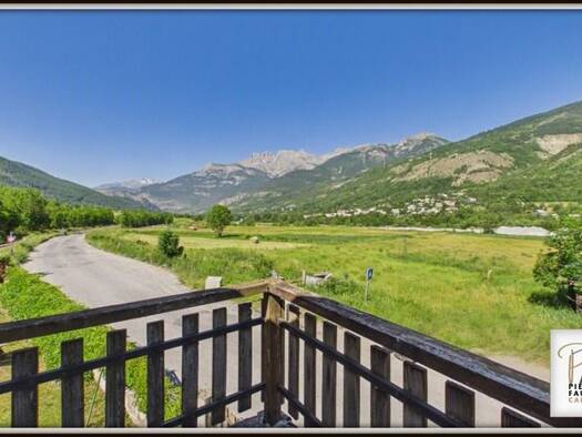 Maison à vendre 290 000 € 5 pièces 2 chambres 75 m² 553 m² de terrain Villar-Saint-Pancrace 05100