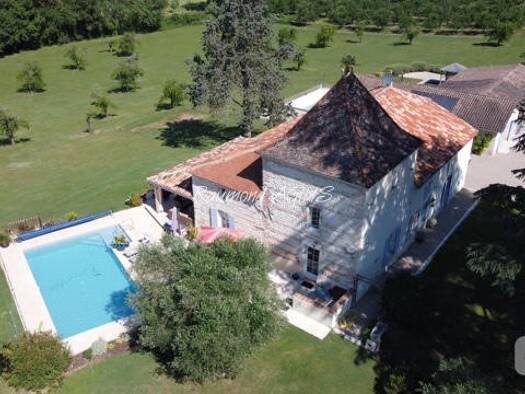 Maison à vendre 1 236 800 € 16 pièces 10 chambres 515 m² Castelmoron-sur-Lot 47260