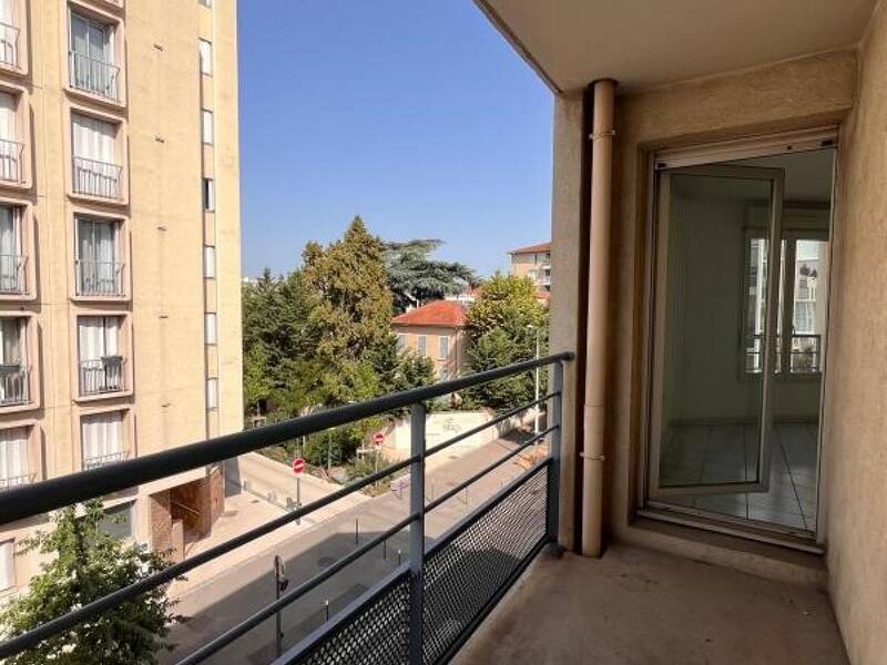 Maison à louer, 59m², LYON 8E